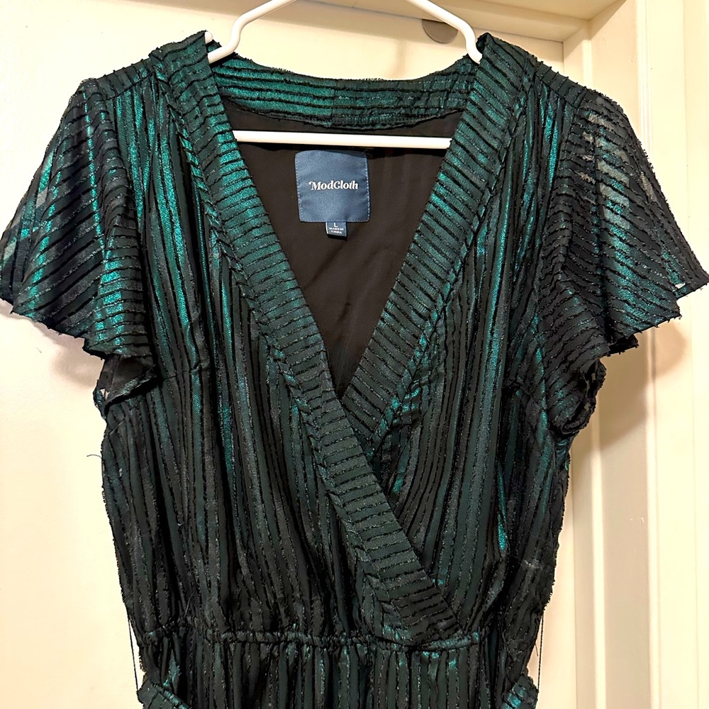 Gorgeous emerald green shimmer maxi dress